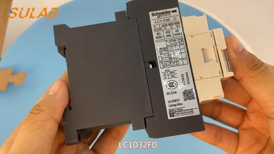 Schneider LC1D32FD Contator de Potência 3 Polos 32A Bobina 110VCC 1NA+1NF Auxiliar para Painel de Controle de Elevador